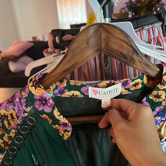 L'ATISTE by AMI Plus Size 3X Floral Dress Green Long Sleeve V-Neck - Picture 5 of 11